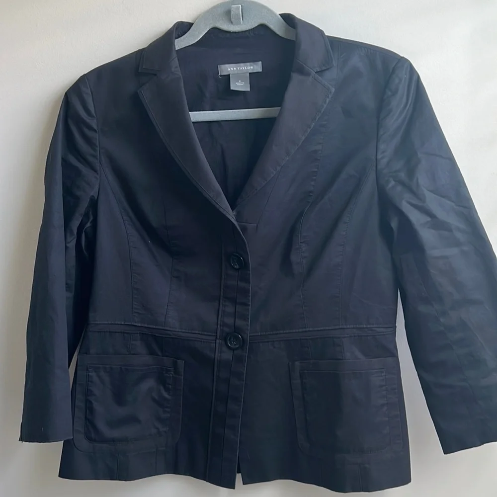 Ann Taylor Black Blazer, Like New, Size 6 - Picture 1 of 5